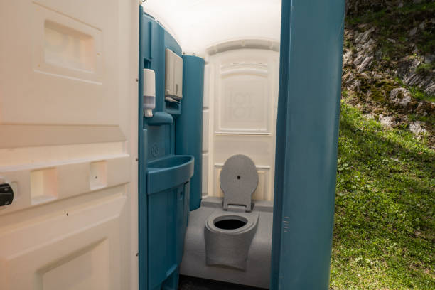 Portable Toilet Options We Offer in Craig Beach, OH
